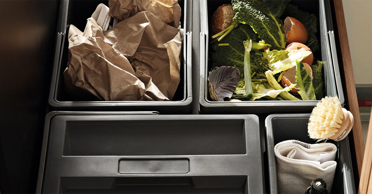 Affaldssortering i Praktisk skraldespand køkkenet |